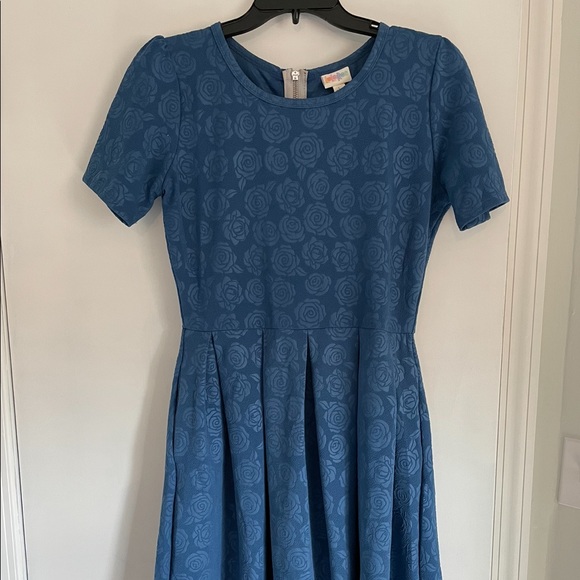 Lularoe Amelia, Size Large - Picture 1 of 4